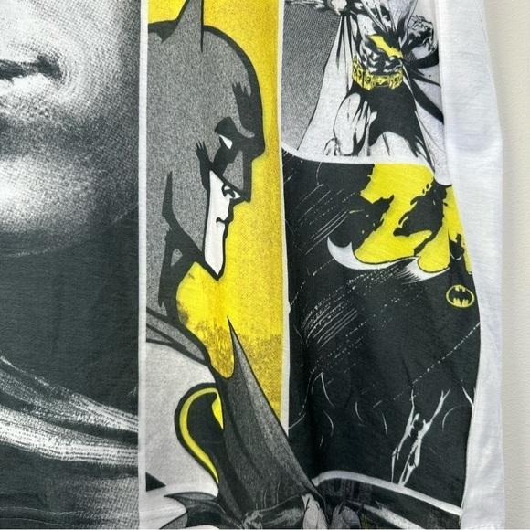 DC Batman 80 Years Anniversary AOP Comic Graphic Short-sleeve T-shirt NWOT 3XL - Picture 9 of 10